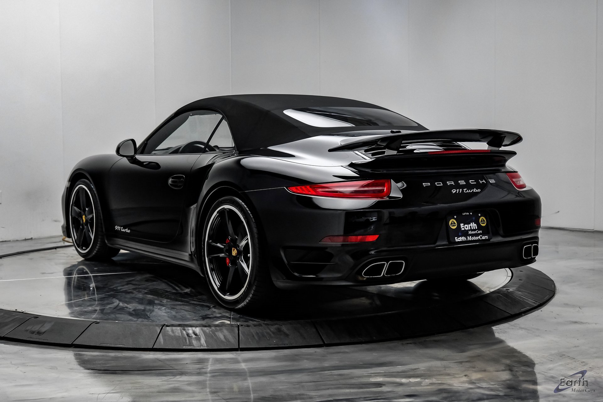 Used 2015 Porsche 911 Turbo image 10