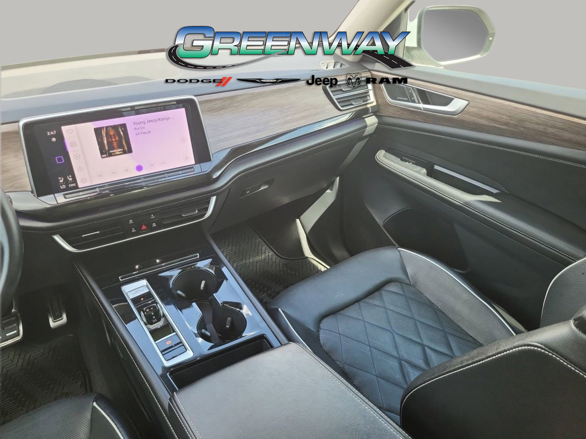 Used 2024 Volkswagen Atlas SEL Premium R-Line image 16