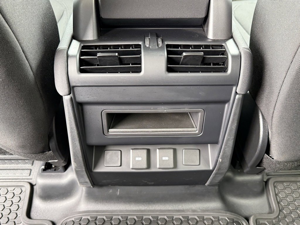 Certified 2023 Land Rover Defender 110 image 33