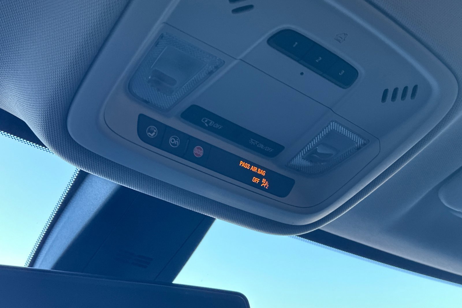 Used 2020 Chevrolet Traverse RS image 25