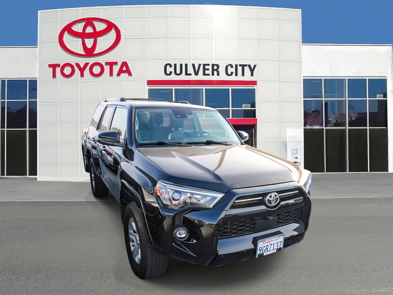 Used 2022 Toyota 4Runner SR5 Premium image 1