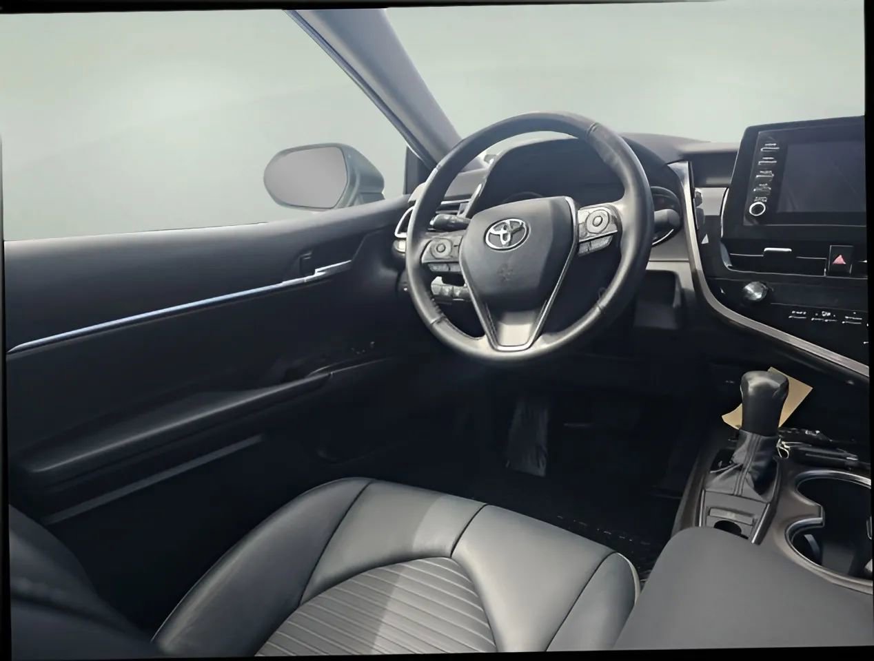 Used 2024 Toyota Camry SE AWD/4WD image 14