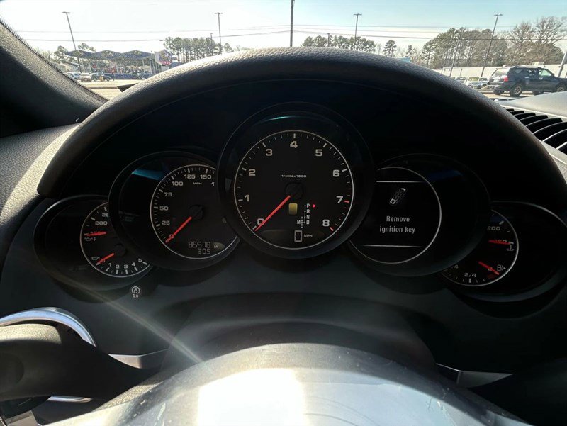 Used 2018 Porsche Cayenne Sport Utility 4D image 23