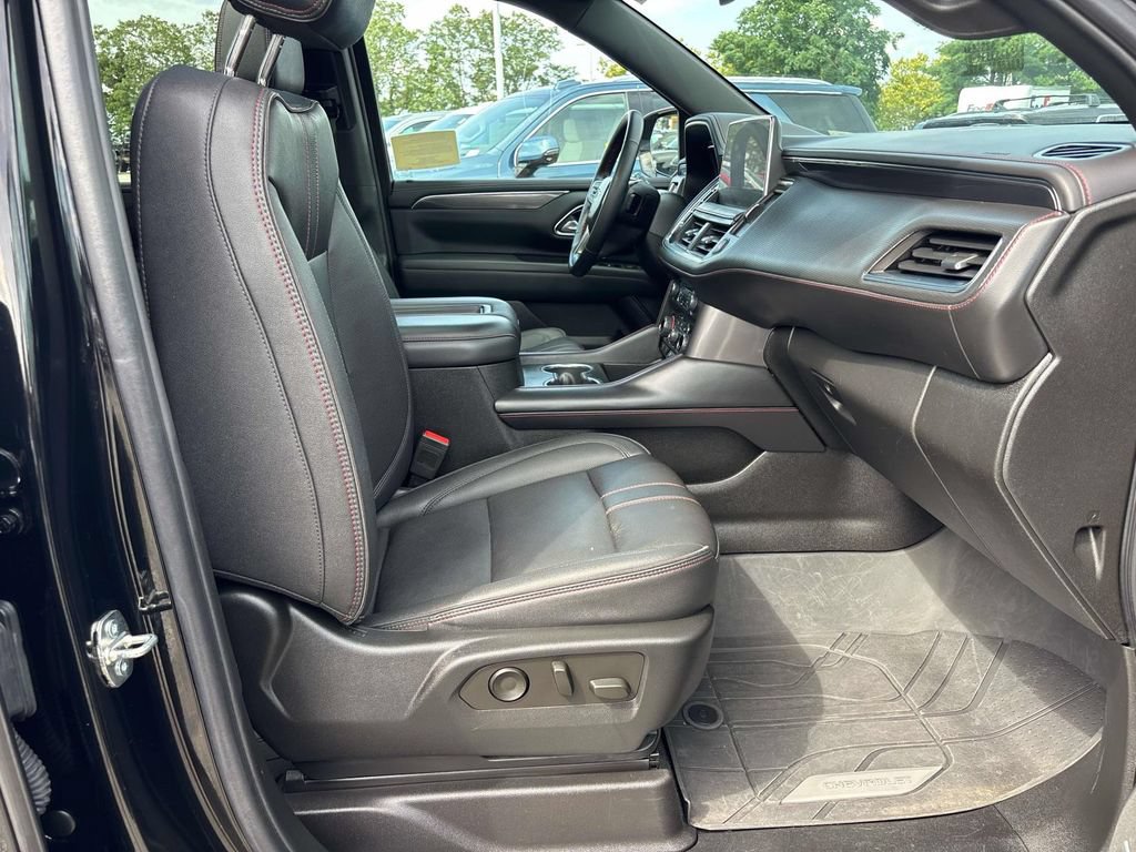 Used 2023 Chevrolet Suburban RST w/ Sport Performance Package AWD/4WD image 21