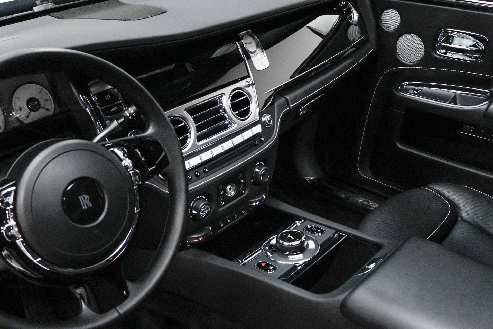 Used 2016 Rolls-Royce Ghost image 42