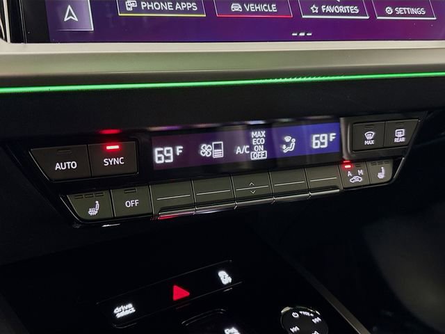 Used 2024 Audi Q4 e-tron Prestige image 17