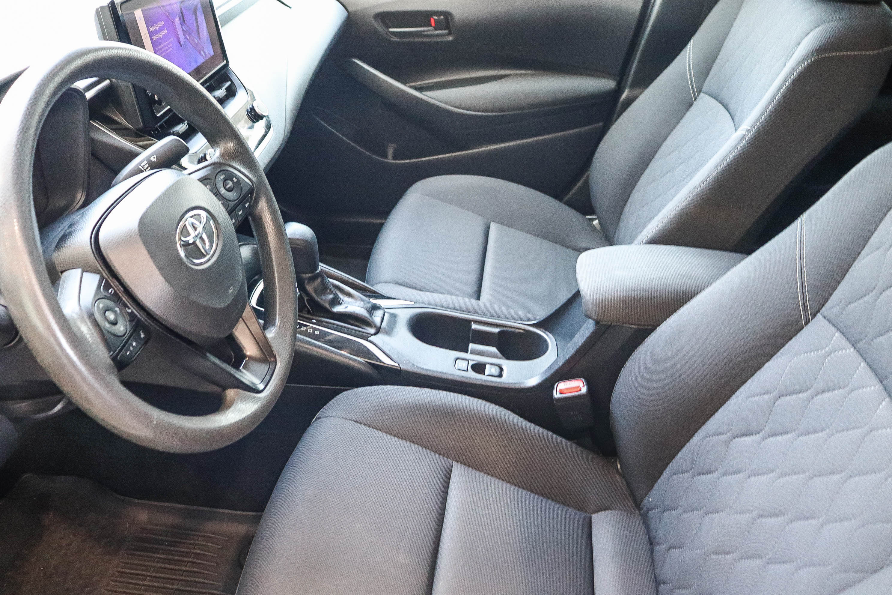 Used 2024 Toyota Corolla LE FWD image 22