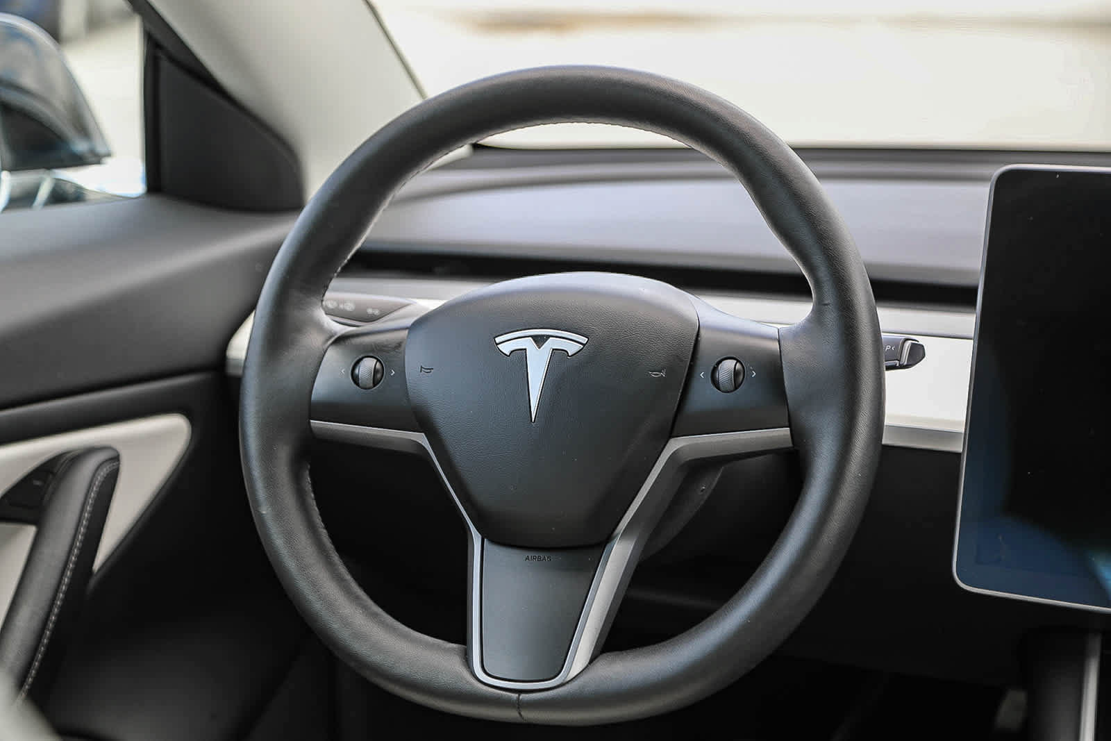 Used 2020 Tesla Model 3 Standard Range RWD image 14