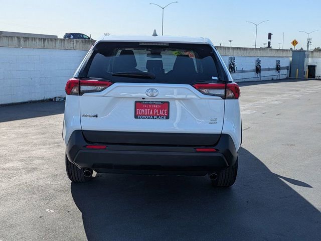 Used 2024 Toyota RAV4 LE image 9