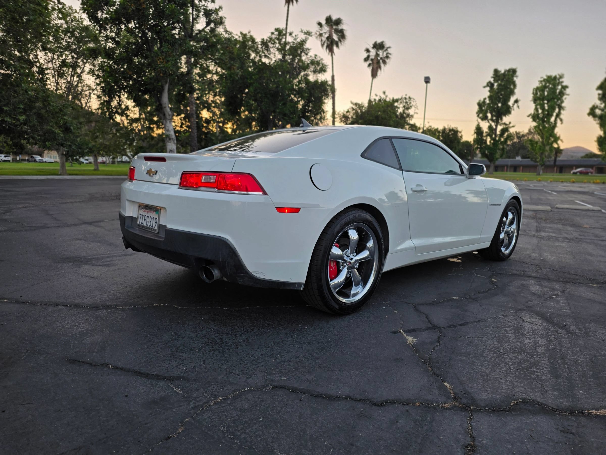 Used 2015 Chevrolet Camaro LT RWD image 5