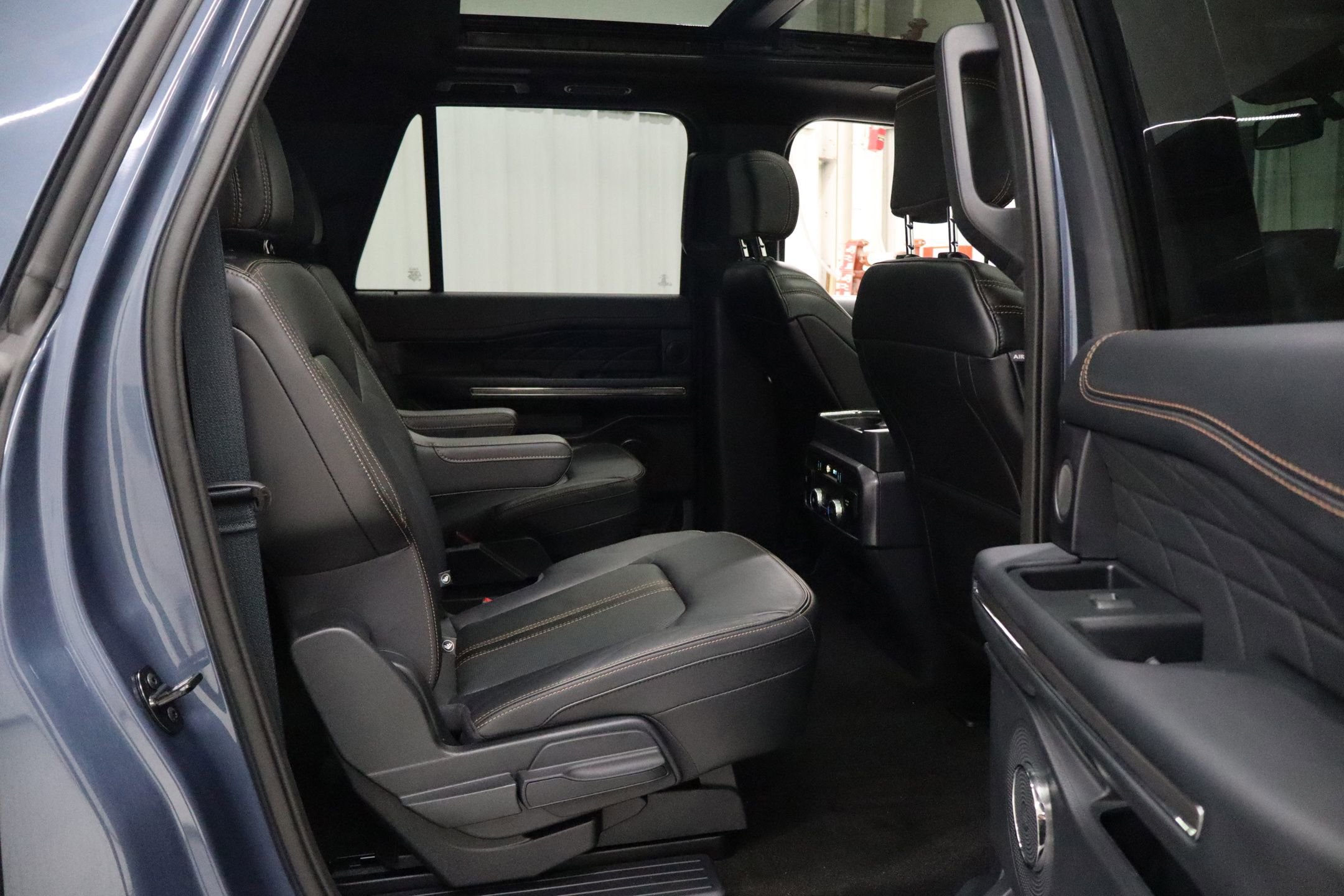 Used 2022 Ford Expedition Max Platinum AWD/4WD image 30