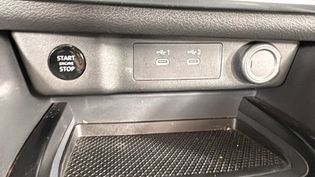 Certified 2025 Nissan Rogue SV image 28