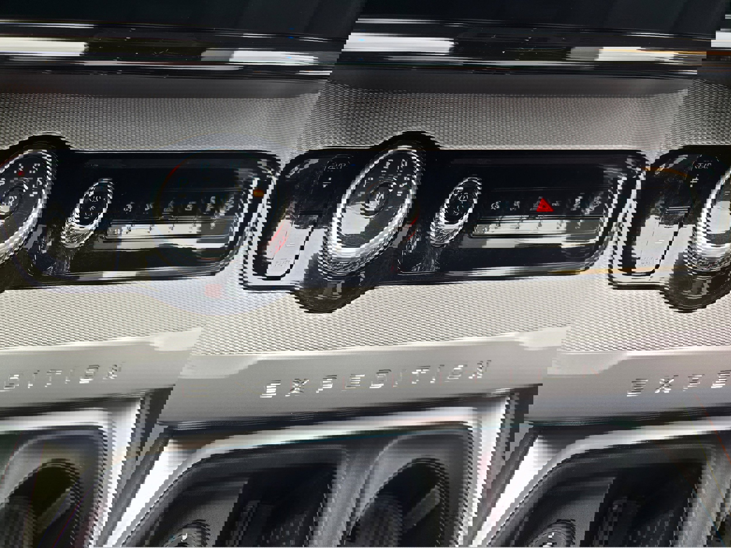 Certified 2025 Ford Expedition Active AWD/4WD image 29