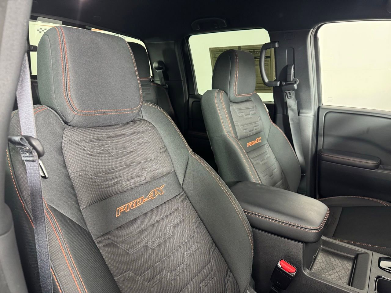 Used 2025 Nissan Frontier PRO-4X AWD/4WD image 44