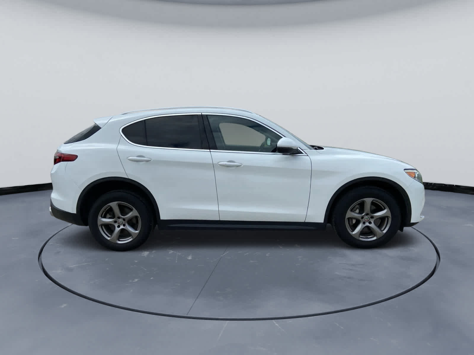 Used 2021 Alfa Romeo Stelvio Sprint w/ Active Assist 1 Package AWD/4WD image 3