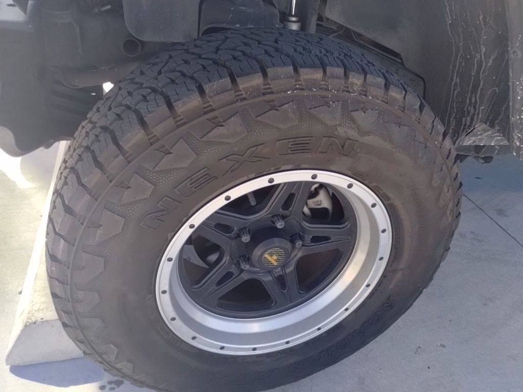 Used 2017 Jeep Wrangler Sport w/ Connectivity Group image 41