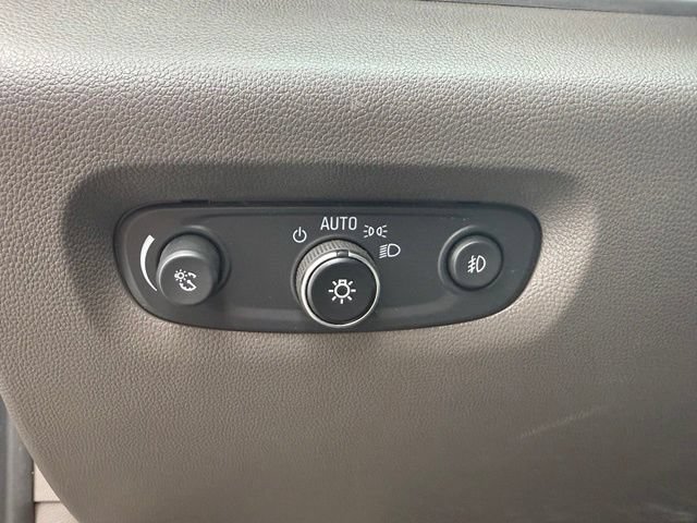 Used 2021 Chevrolet Traverse LT FWD image 26
