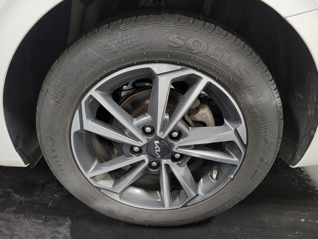 Used 2024 Kia Forte LXS image 10