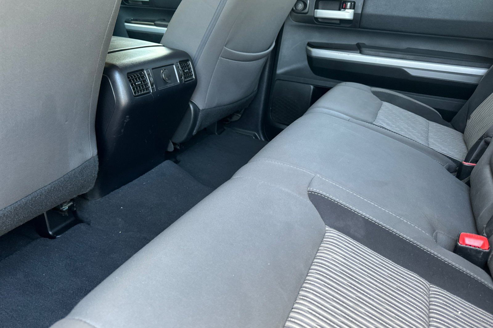 Used 2016 Toyota Tundra SR5 w/ SR5 Upgrade Package RWD image 14