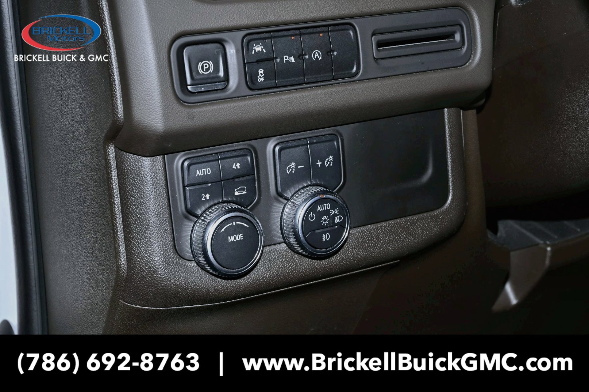 Used 2023 GMC Yukon XL SLT AWD/4WD image 34