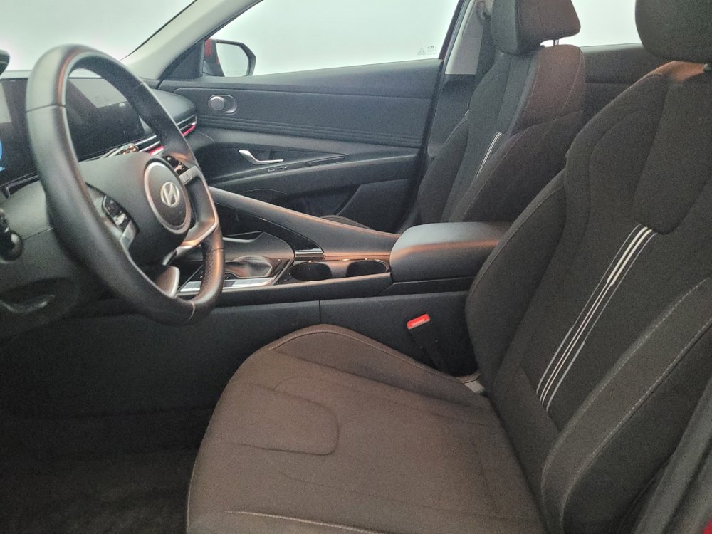 Used 2024 Hyundai Elantra SEL w/ Convenience Package image 17
