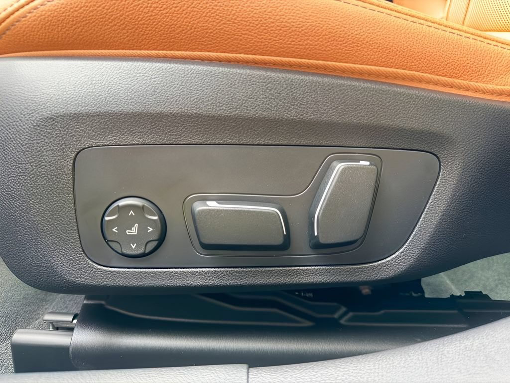 New 2026 BMW 330i Sedan w/ Premium Package RWD image 10