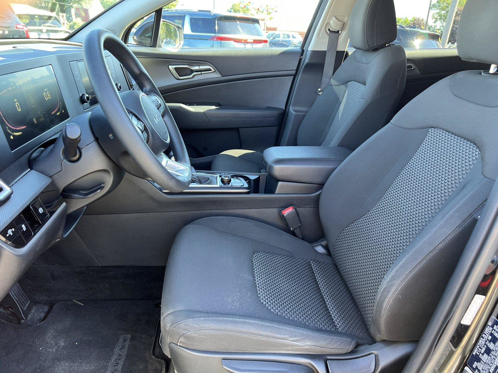 Used 2023 Kia Sportage LX AWD/4WD image 3