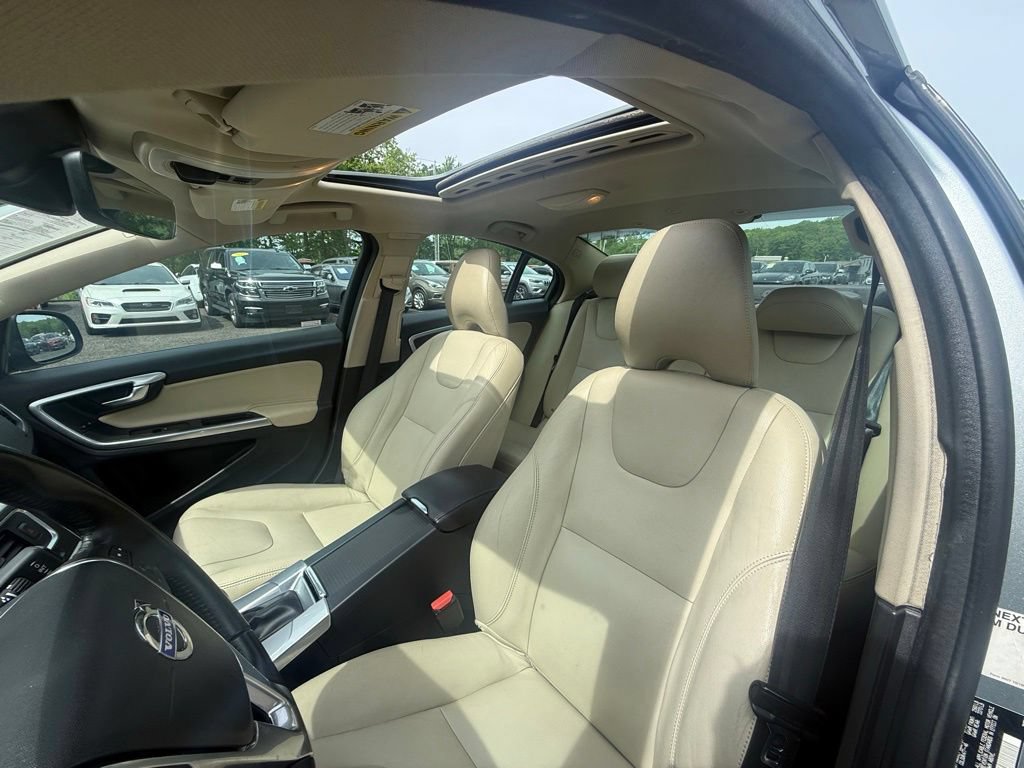 Used 2017 Volvo S60 T5 Dynamic FWD image 10