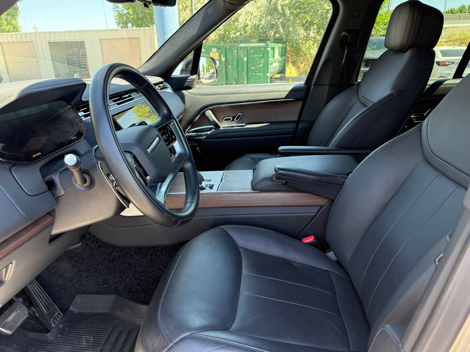 Used 2024 Land Rover Range Rover SE AWD/4WD image 9