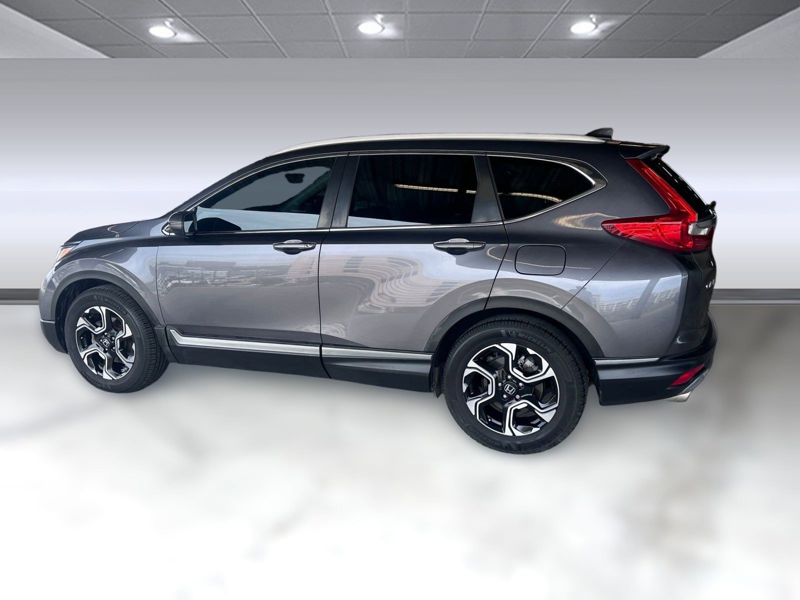 Used 2019 Honda CR-V Touring image 2