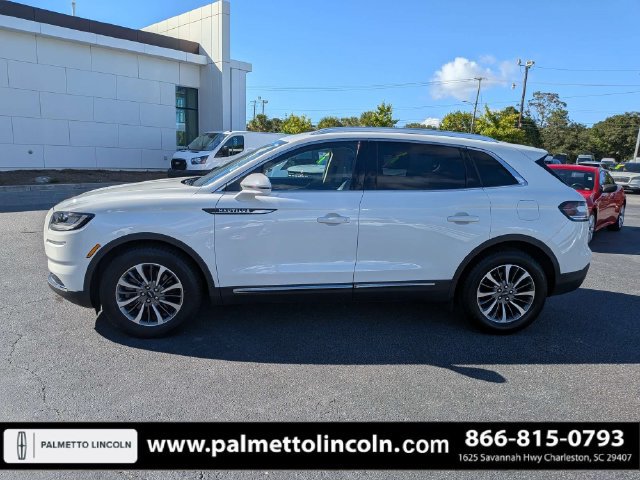 Certified 2022 Lincoln Nautilus FWD w/ Premium Package image 7
