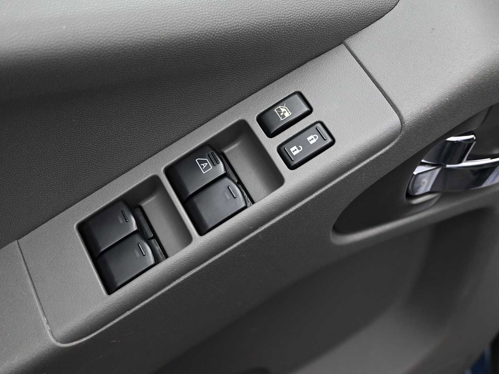 Used 2019 Nissan Frontier SV image 14