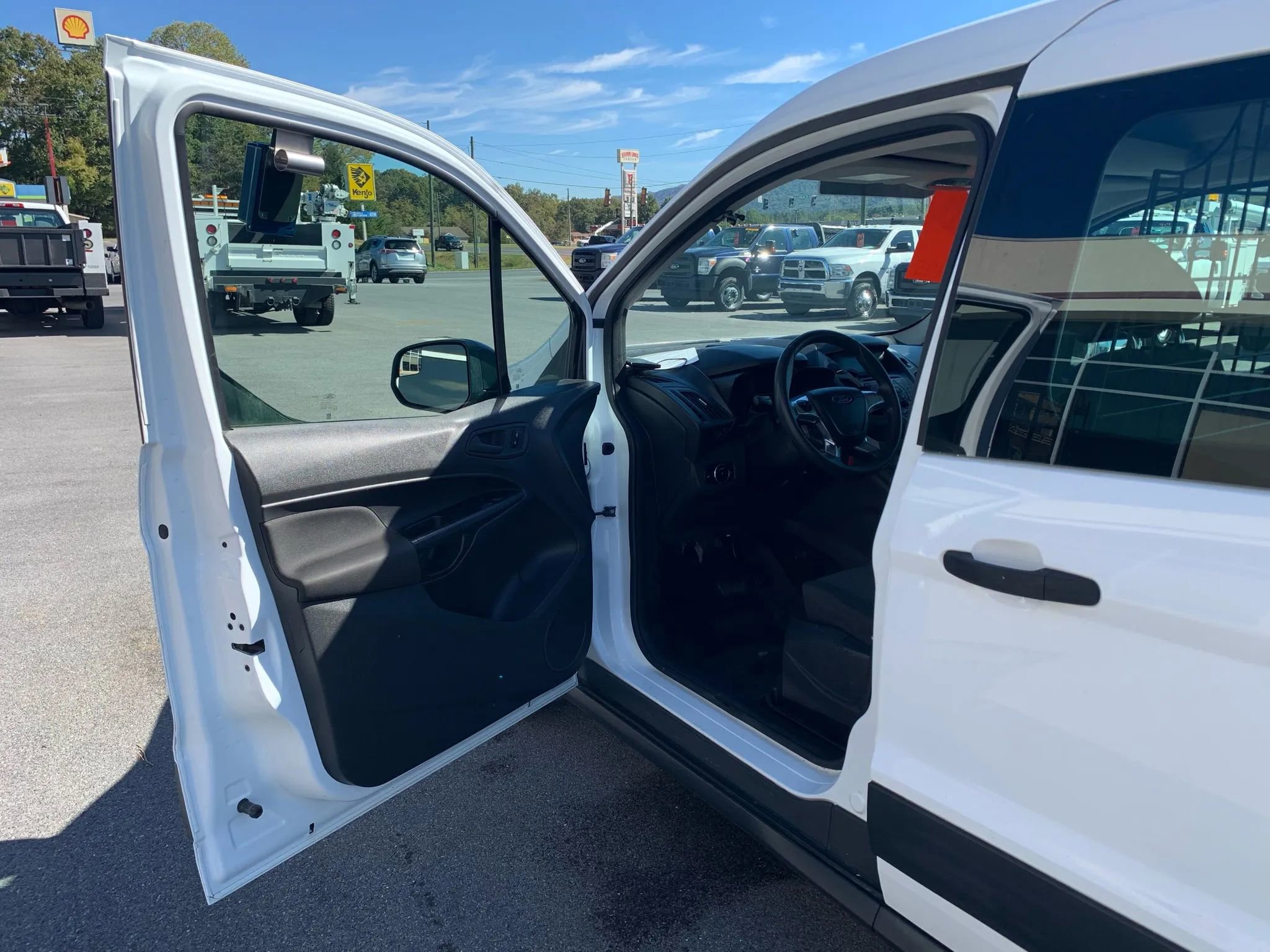 Used 2016 Ford Transit Connect XL image 7