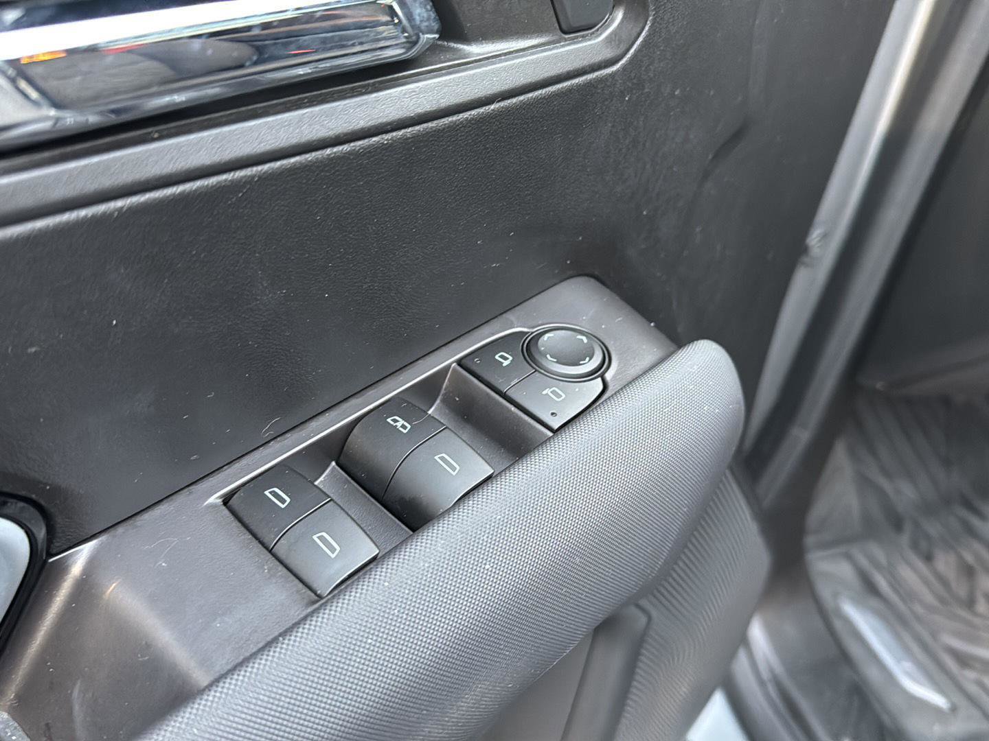 Used 2023 Chevrolet Colorado Z71 w/ Z71 Convenience Package 2 image 30