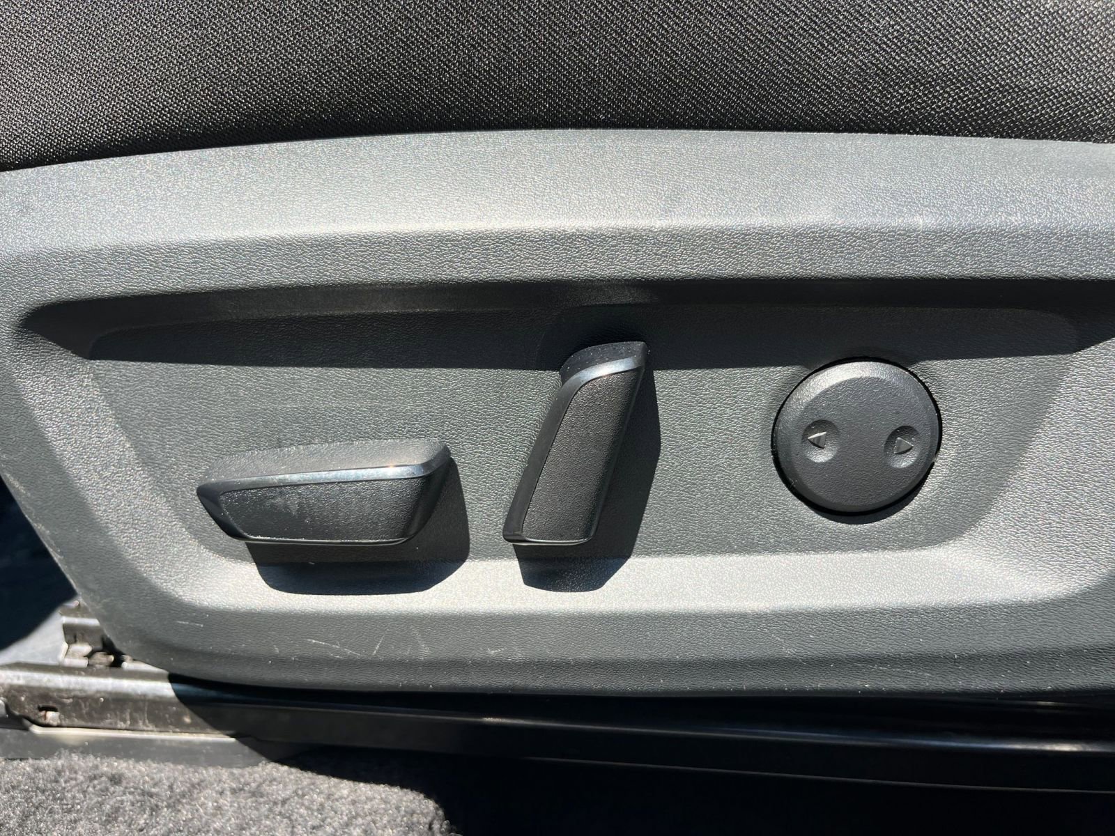 Used 2025 Nissan Rogue SV AWD/4WD image 22