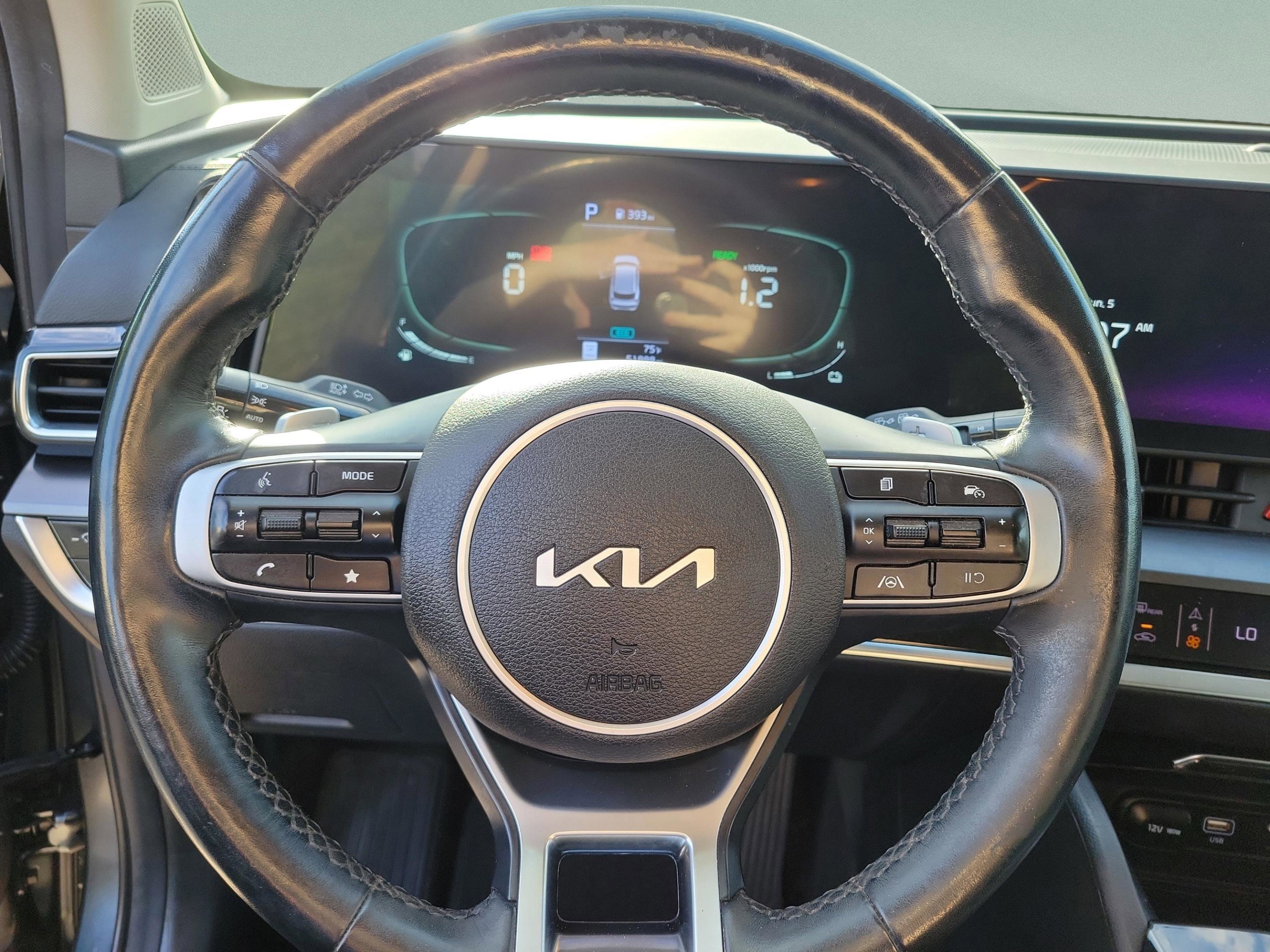 Used 2023 Kia Sportage EX AWD/4WD image 17