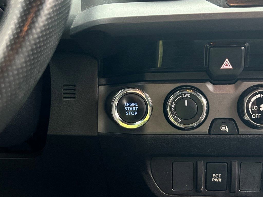 Used 2018 Toyota Tacoma TRD Off-Road image 22