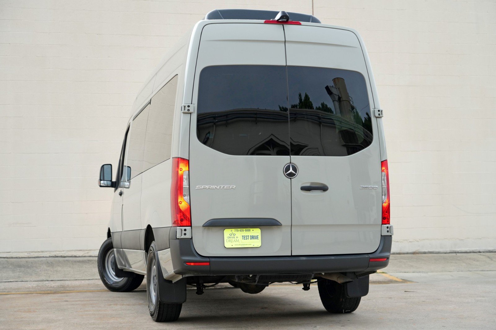 Used 2022 Mercedes-Benz Sprinter 2500 image 6