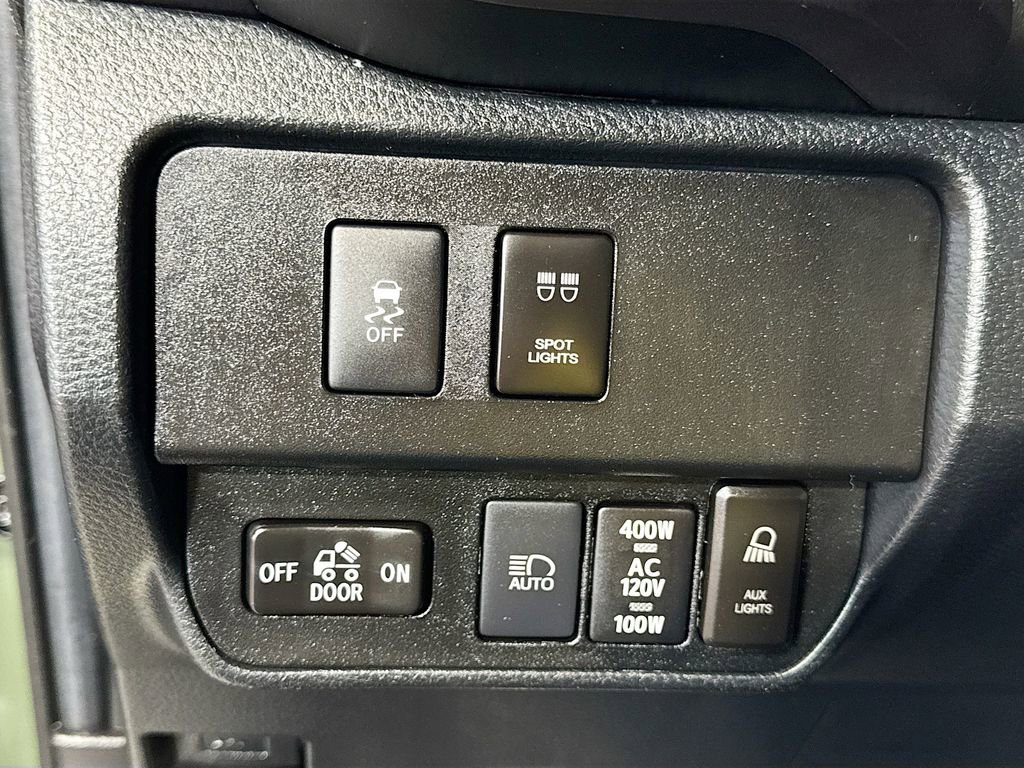 Used 2021 Toyota Tacoma TRD Off-Road w/ TRD Premium Off Road Package AWD/4WD image 20