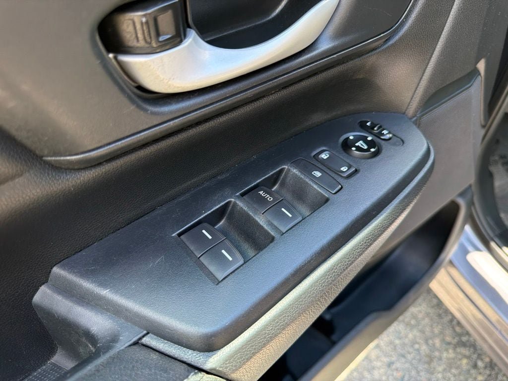 Used 2020 Honda CR-V LX image 14