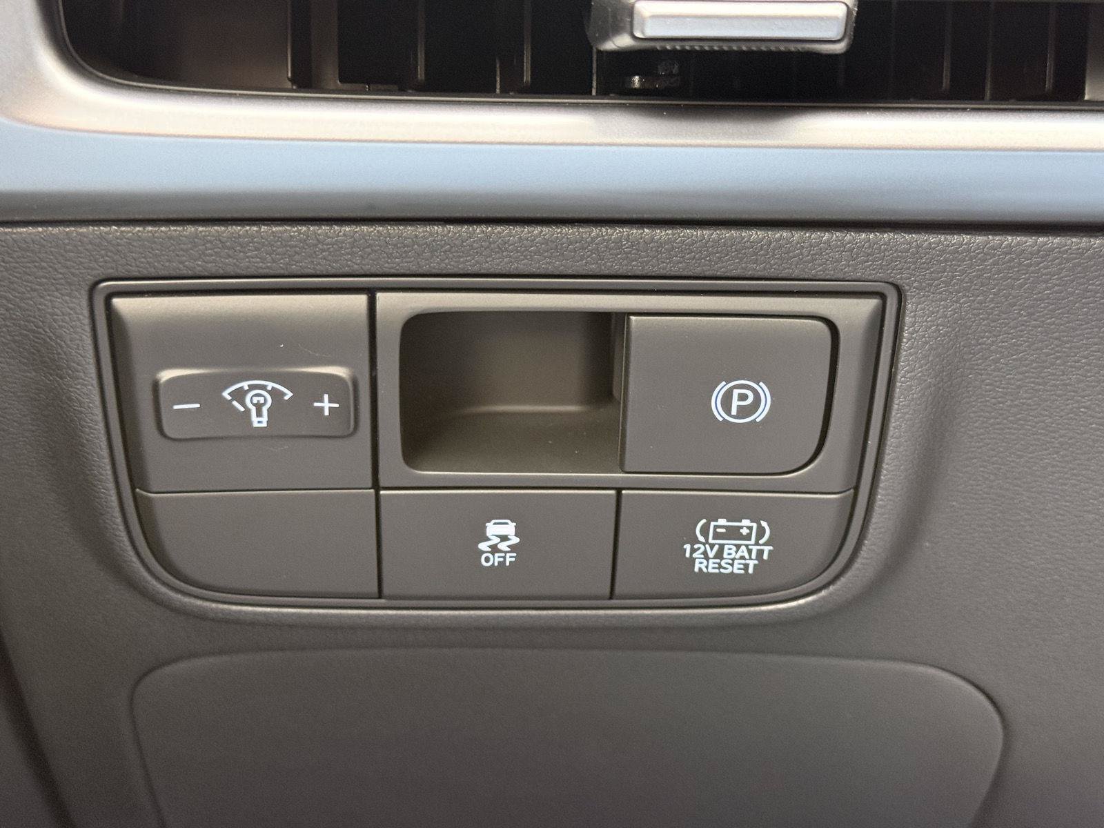 New 2026 Hyundai Tucson Blue SE AWD/4WD image 28