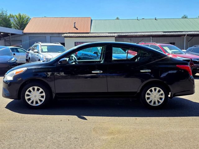 Used 2015 Nissan Versa SV FWD image 4