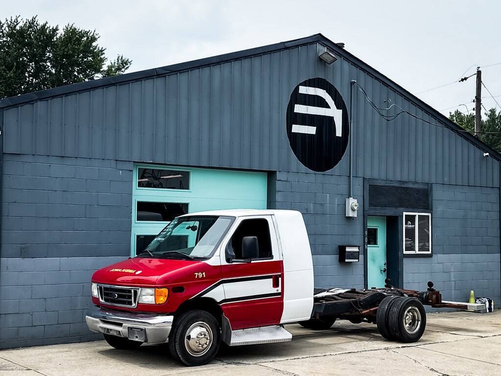 Used 2003 Ford E-450 and Econoline 450 RWD image 10