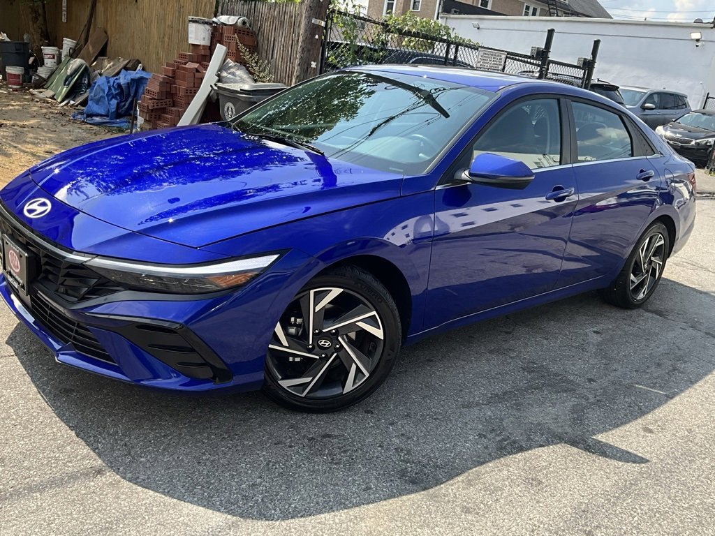 Used 2025 Hyundai Elantra Limited