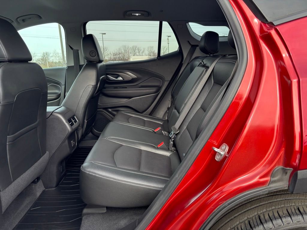 Used 2023 GMC Terrain SLT image 17
