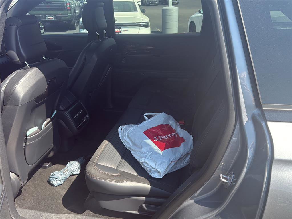 Used 2024 Lincoln Nautilus Reserve w/ Equipment Group 202A image 9