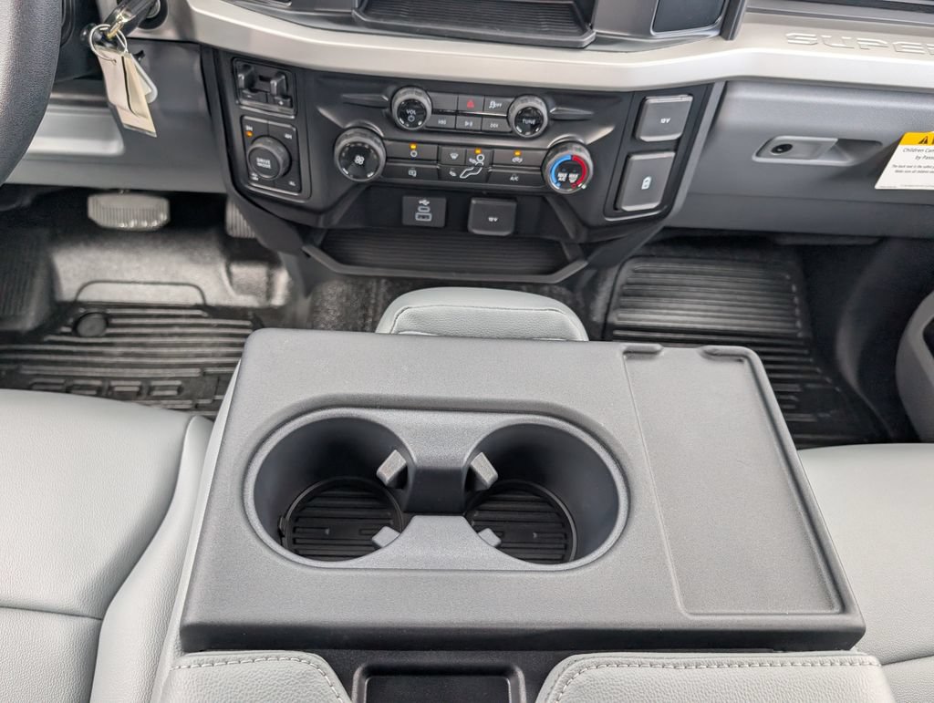 New 2026 Ford F250 XL w/ XL Chrome Package AWD/4WD image 15