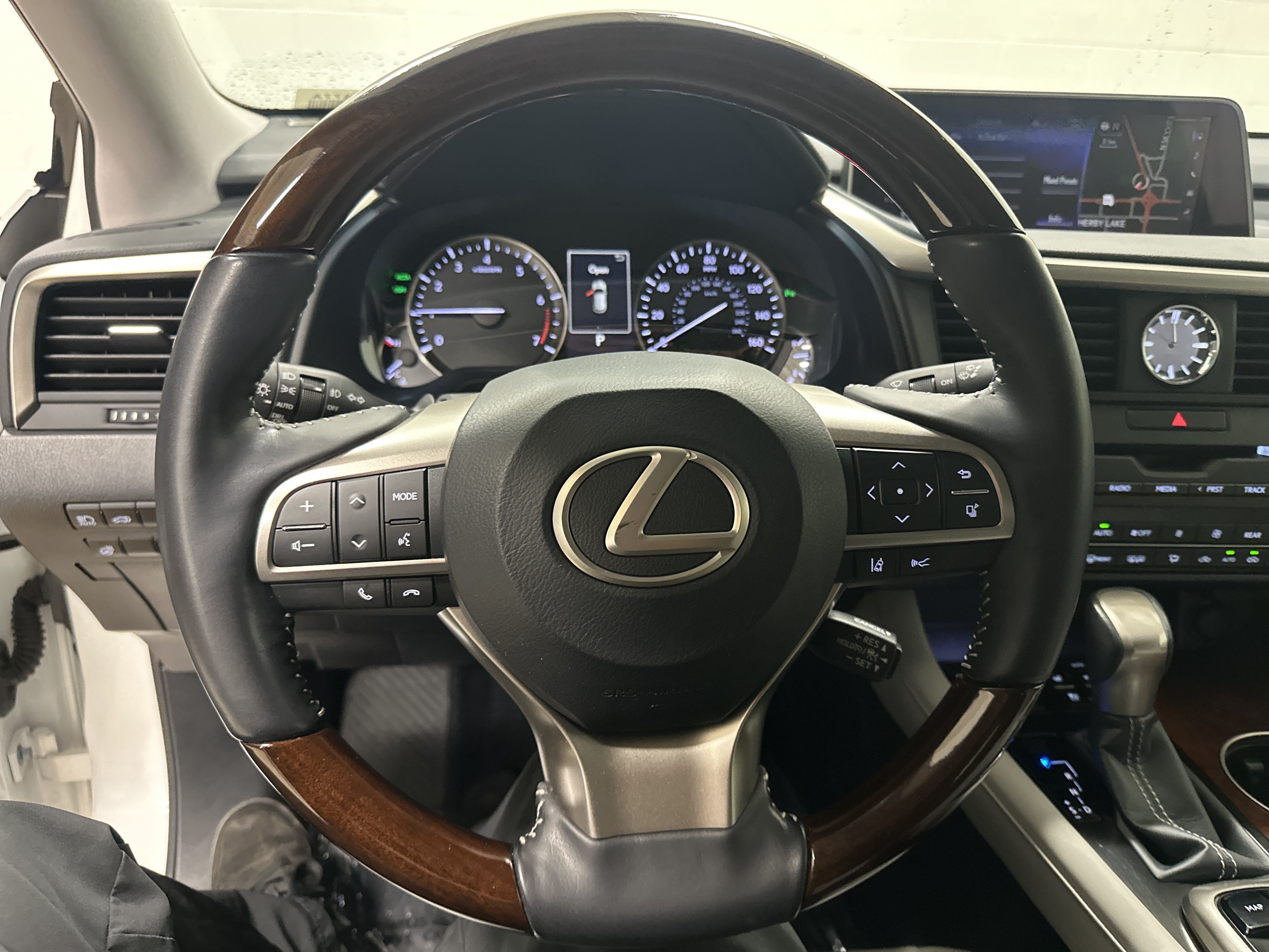 Used 2018 Lexus RX 350L AWD w/ Premium Package image 19