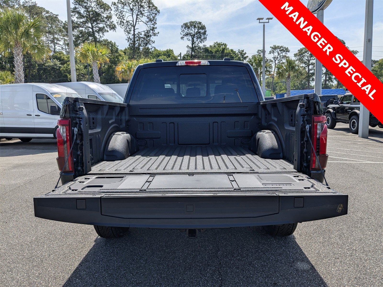 New 2025 Ford F150 XLT w/ Equipment Group 303A High image 22