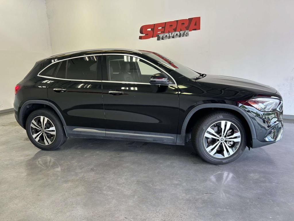 Used 2025 Mercedes-Benz GLA 250 4MATIC image 2